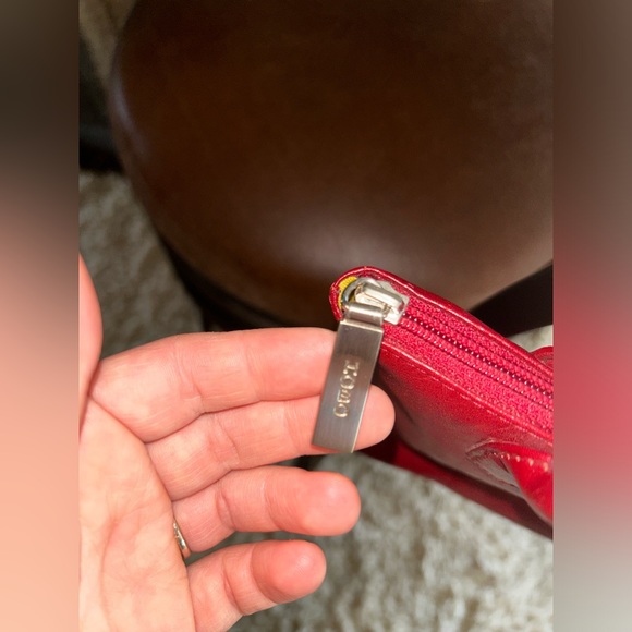 Red shoulder HOBO purse - Picture 3 of 4